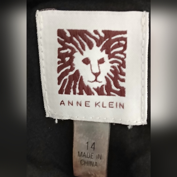 Anne Klein Green and Black Sleeveless Pleated Dress - Picture 9 of 10